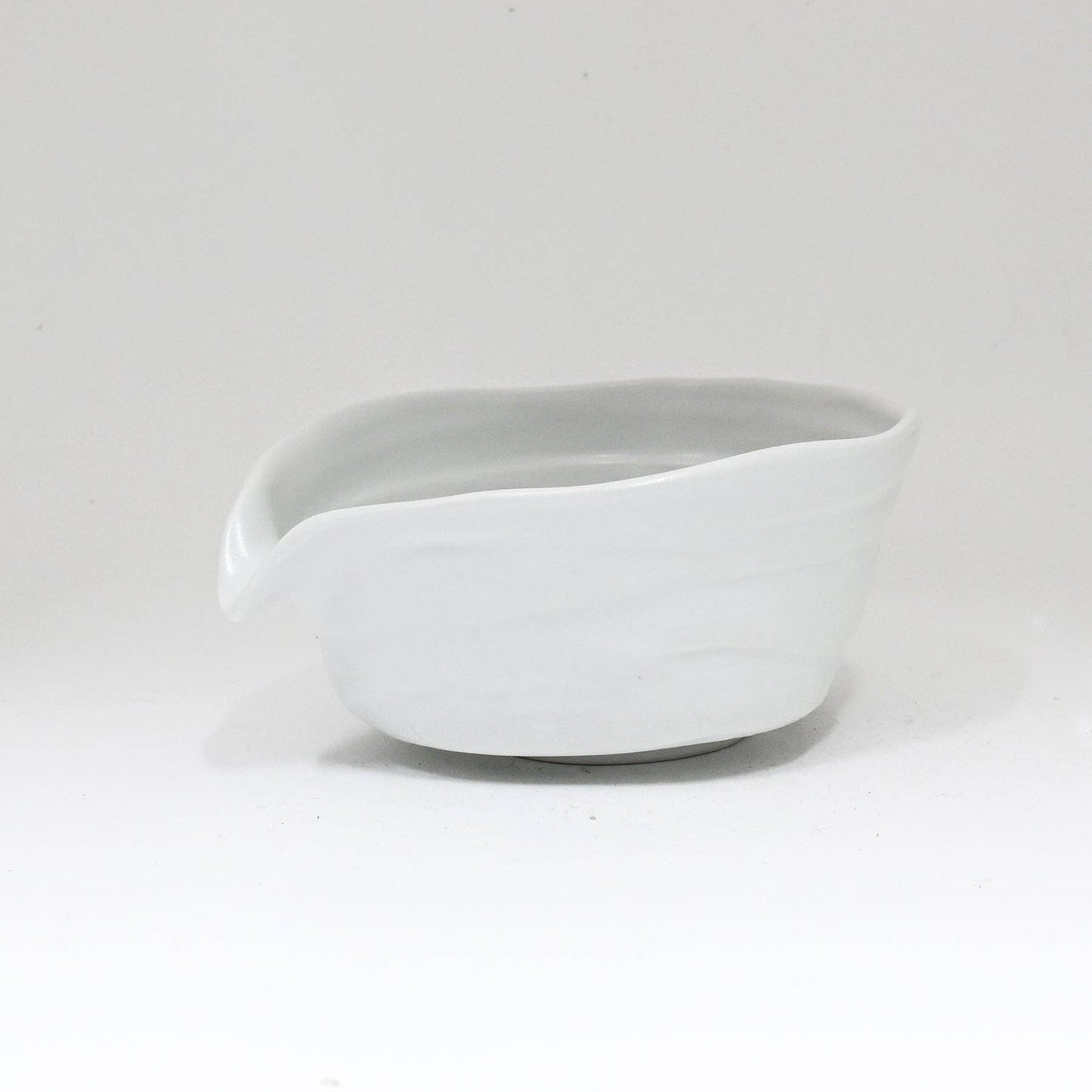 Katakuchi Matcha Bowl With Spout Shiro Matto 12oz Japan