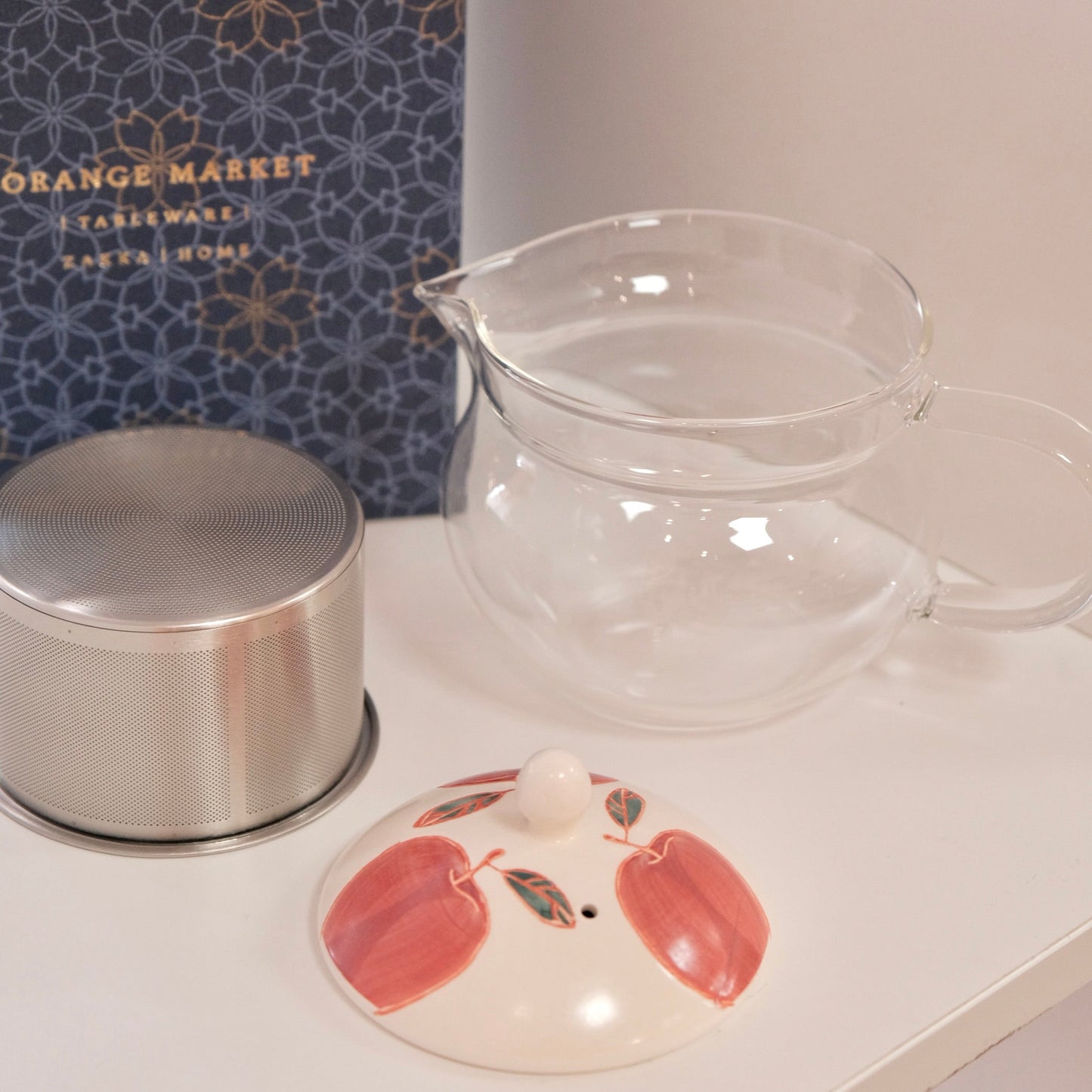 Apple Hand-Painted Hasami Ware Glass Teapot 300ml