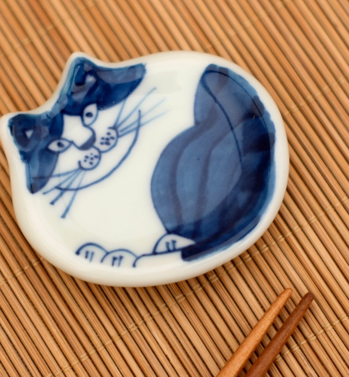Arita ware handmade Blue white Cat series chopstick rest