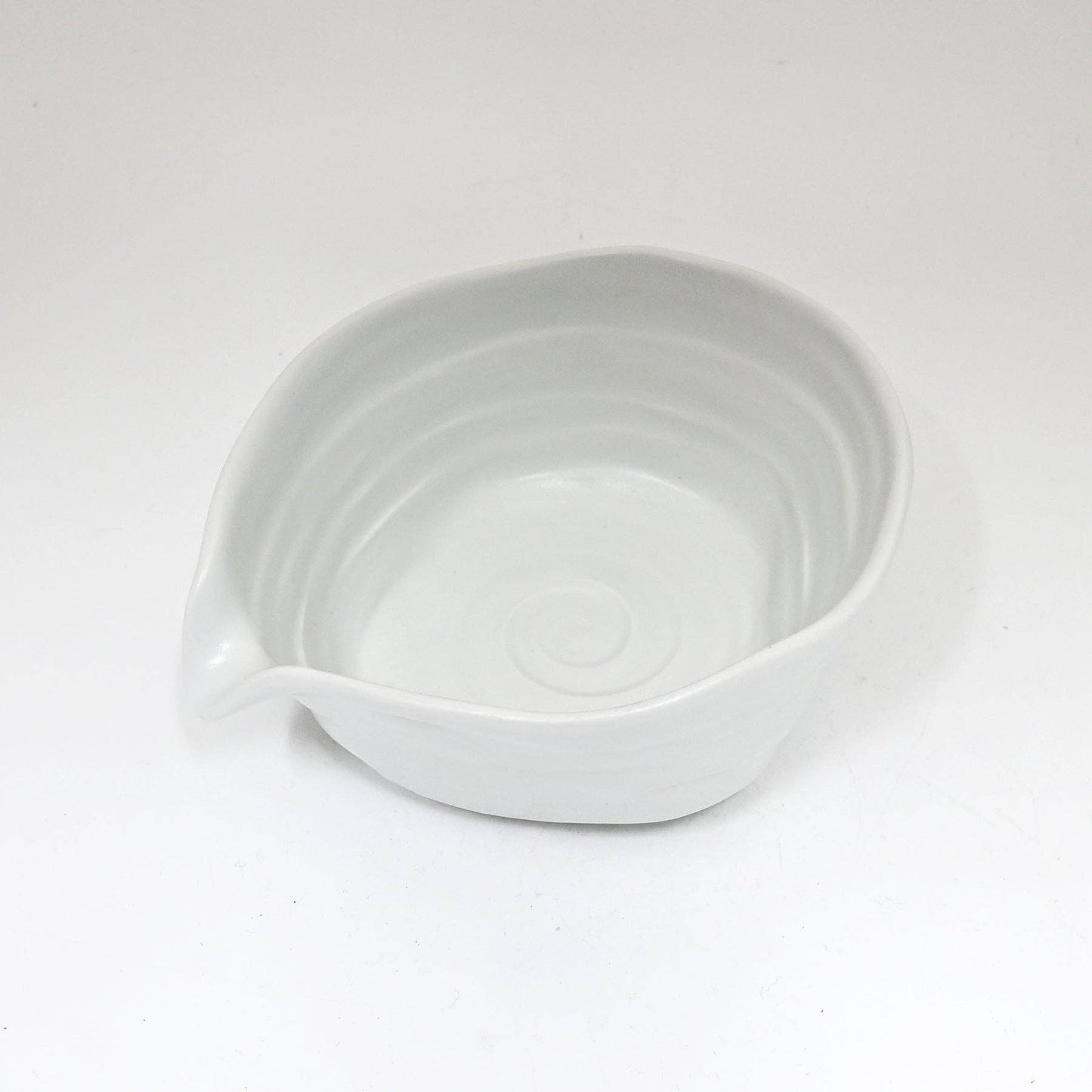 Katakuchi Matcha Bowl With Spout Shiro Matto 12oz Japan