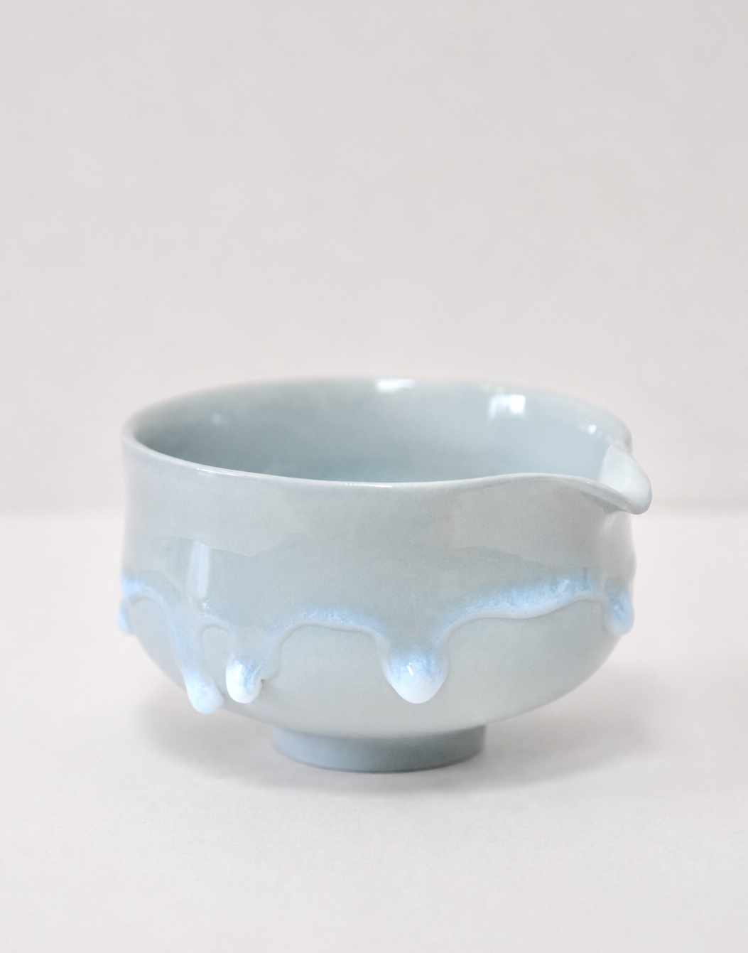 Eiji Miyaki Matcha Bowl -Katakuchi (Kasumi Blue)