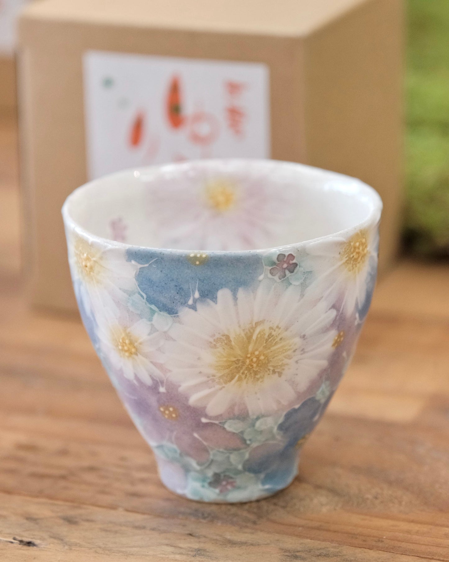Seto Ware YUZURIHA Flower Tea Cup