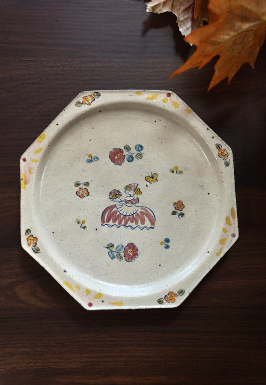 TATA pottery-田中大輝＆田辺桂 8.5 inch/21.5 cm Large Plate (Red Dress Girl)