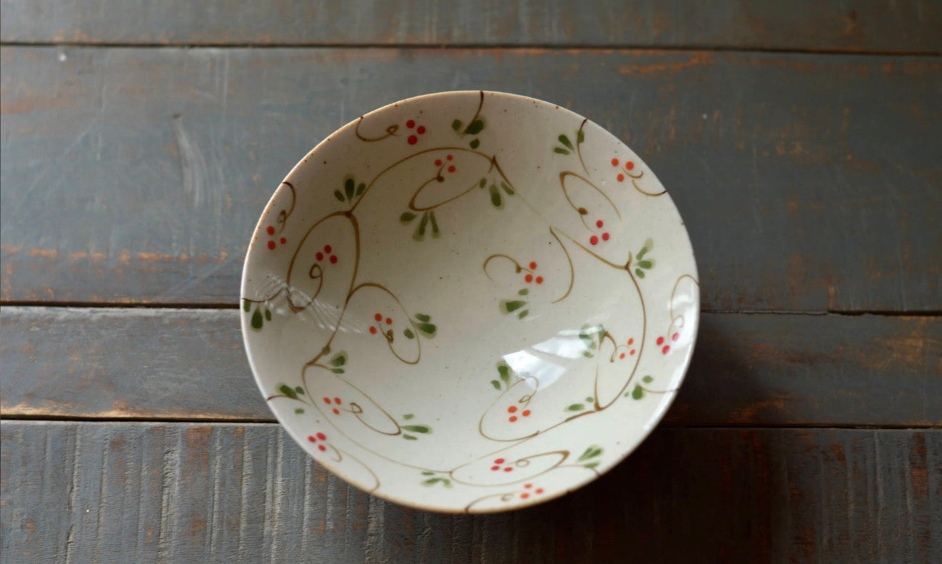 Japan Hasami Ware Zoe Light Bowl flowers