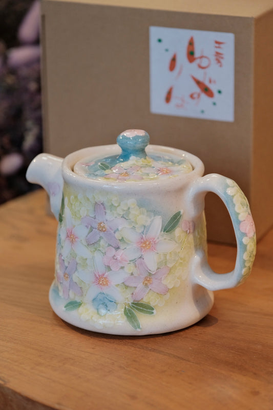 YUZURIHA FLOWER HANDMADE CERAMIC Flower Teapot (GIFT BOX)