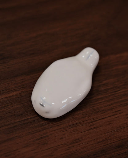 Misa Omote-表 美沙 Kutani Artist Handmade chopstick rest (White series)