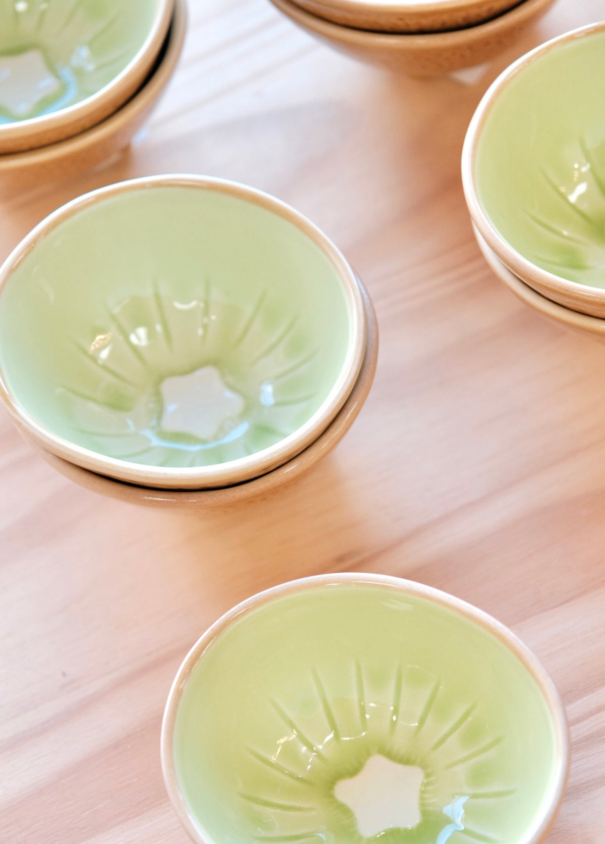Japan made Kiwi fruit dish bowl