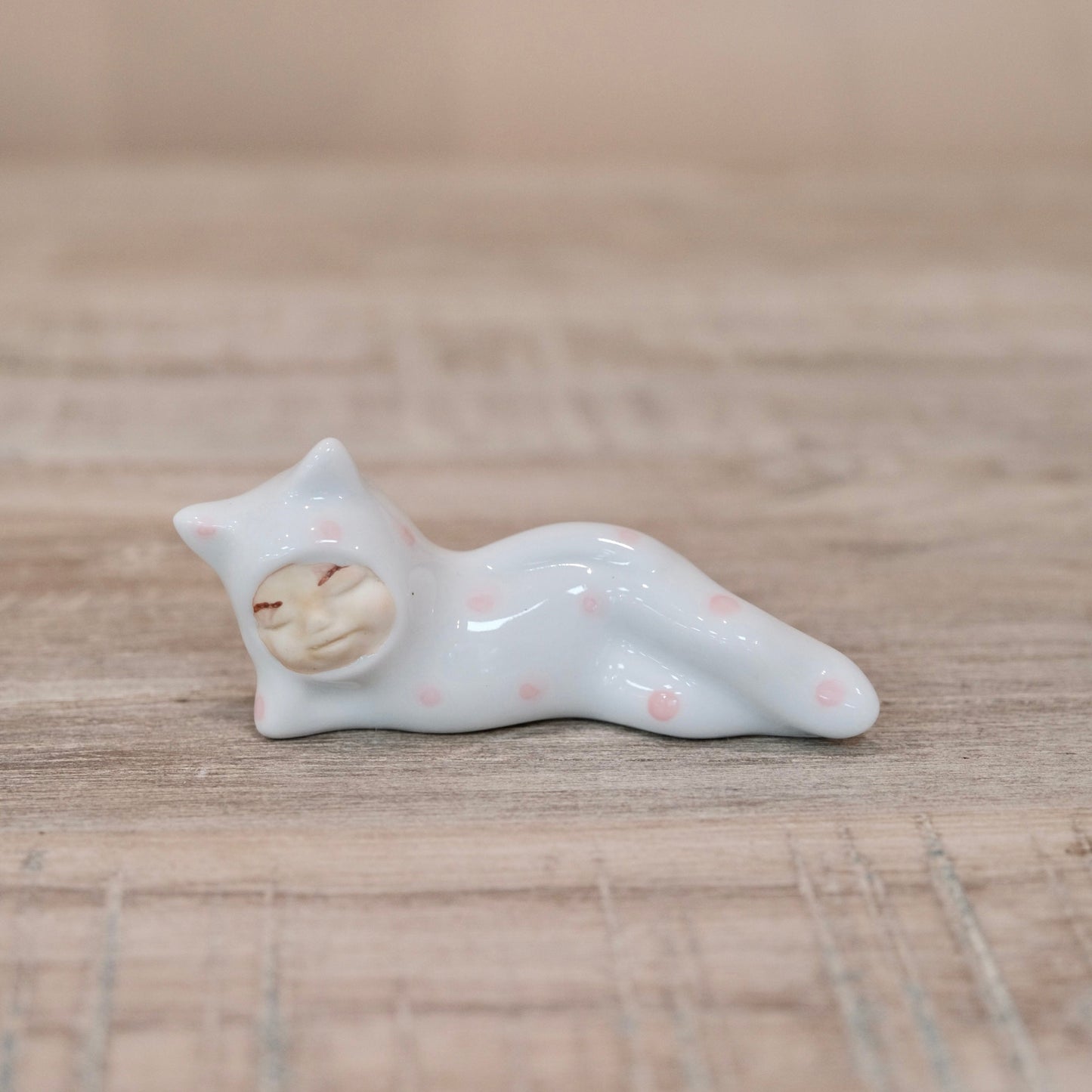 Japan Artisans 北川美宣 Handmade Playful Selection Chopstick Rest-Reclining Cat #1