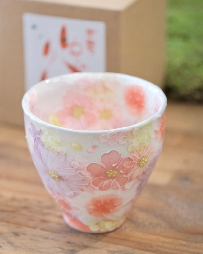 Seto Ware YUZURIHA Flower Tea Cup