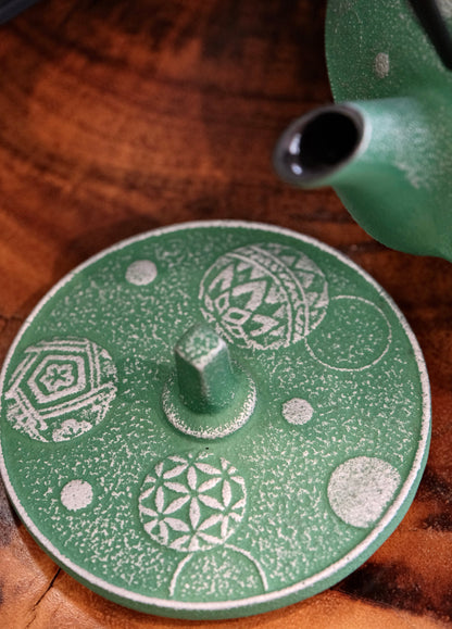 IWACHU Nambu Tekki Cast Iron 650ml Teapot （Gift Box）