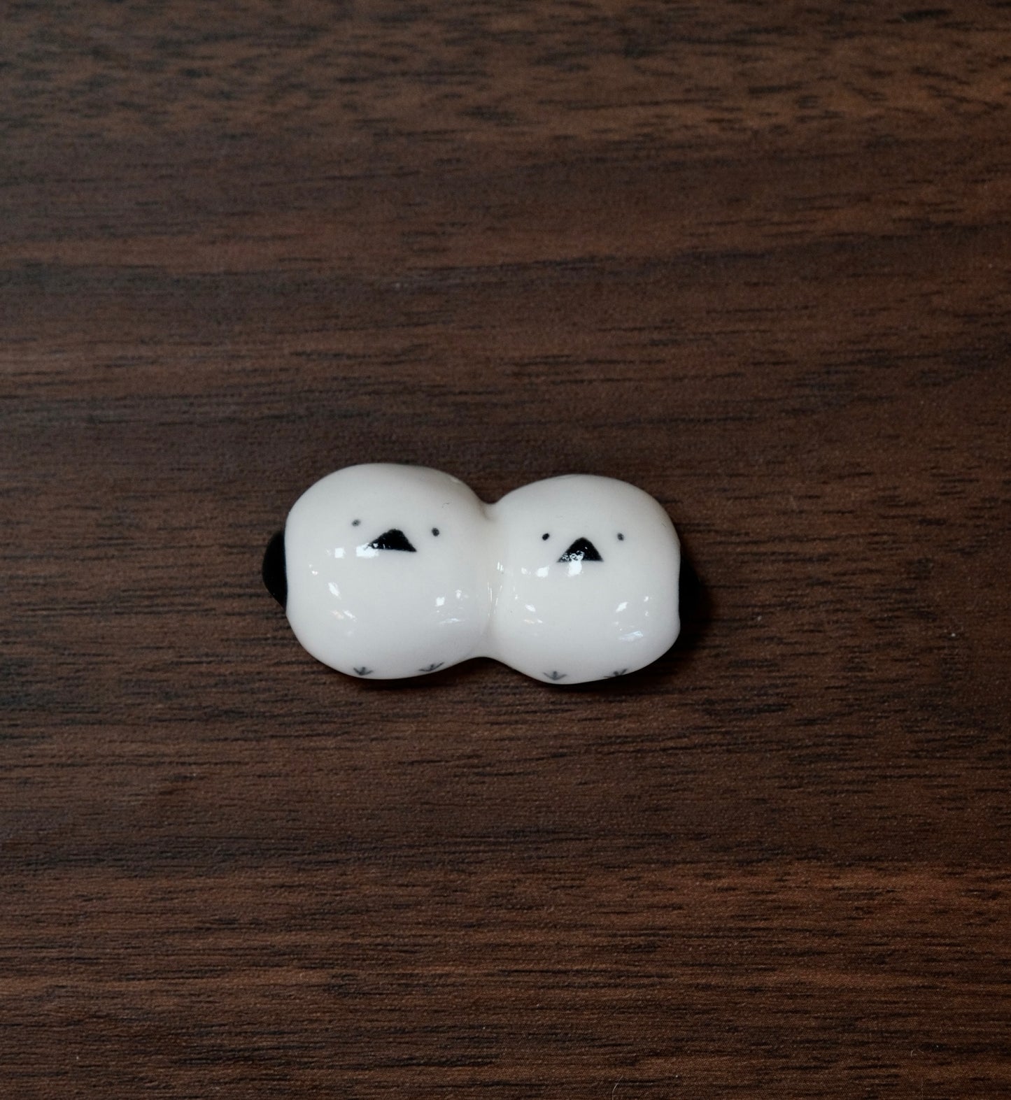 Misa Omote-表 美沙 Kutani Artist Handmade chopstick rest (White series)