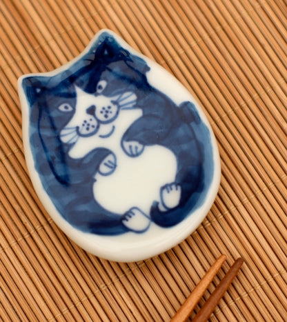 Arita ware handmade Blue white Cat series chopstick rest