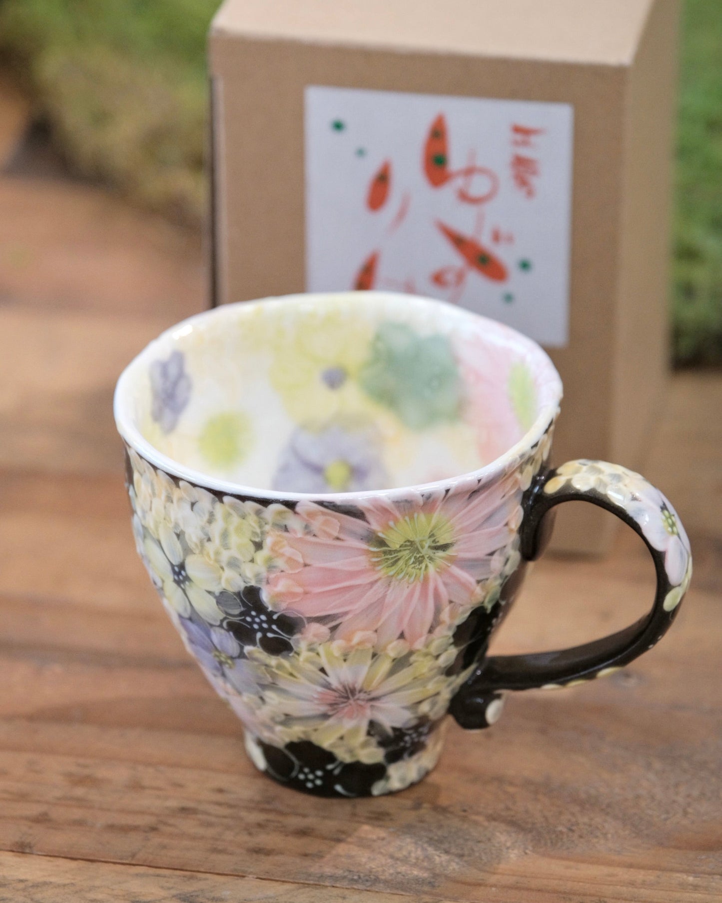Seto Ware YUZURIHA Flower Mug