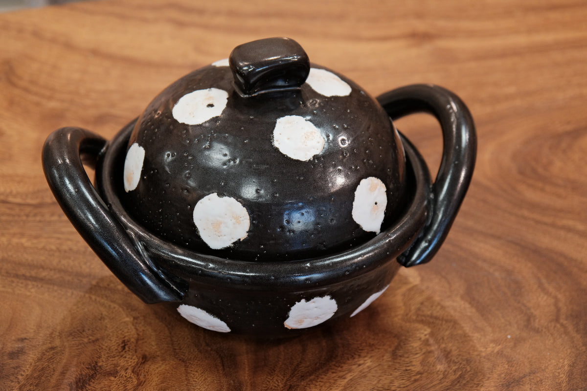 Marushige Touki Nukuta Nabe - Black Dot, Size 7