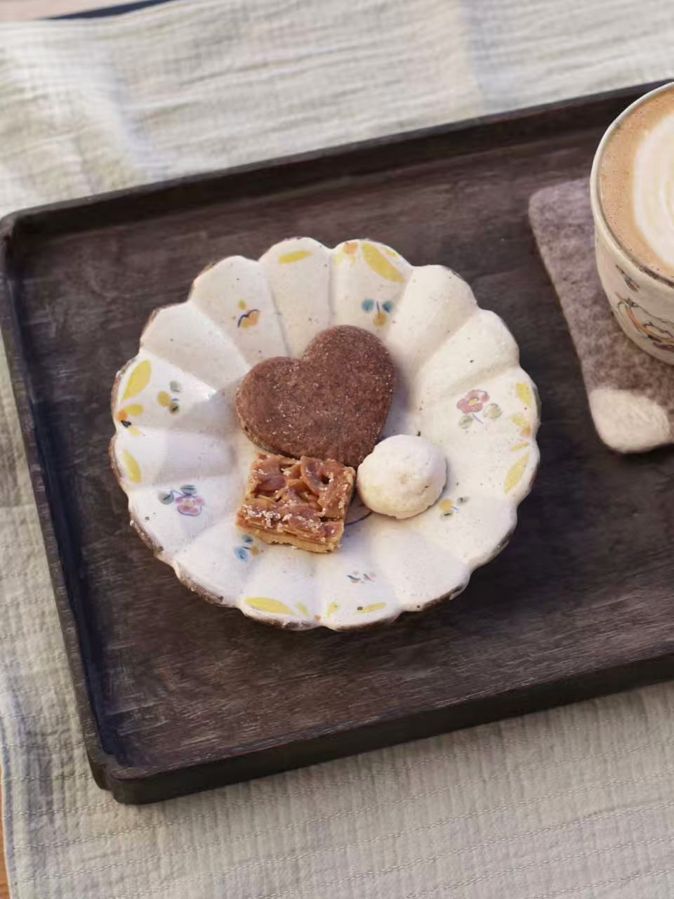 TATA pottery-田中大輝＆田辺桂 5.5 inch/14 cm Dessert Flower Plate