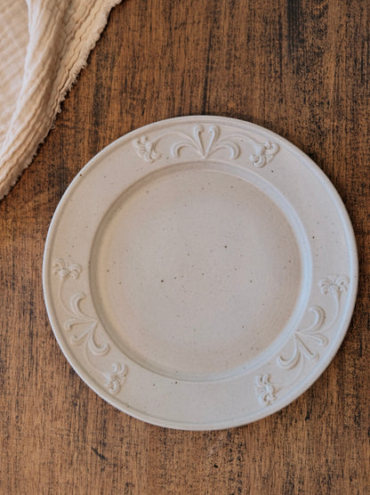 Taro Uchiyama | Lily 7" Round Plate - Matte