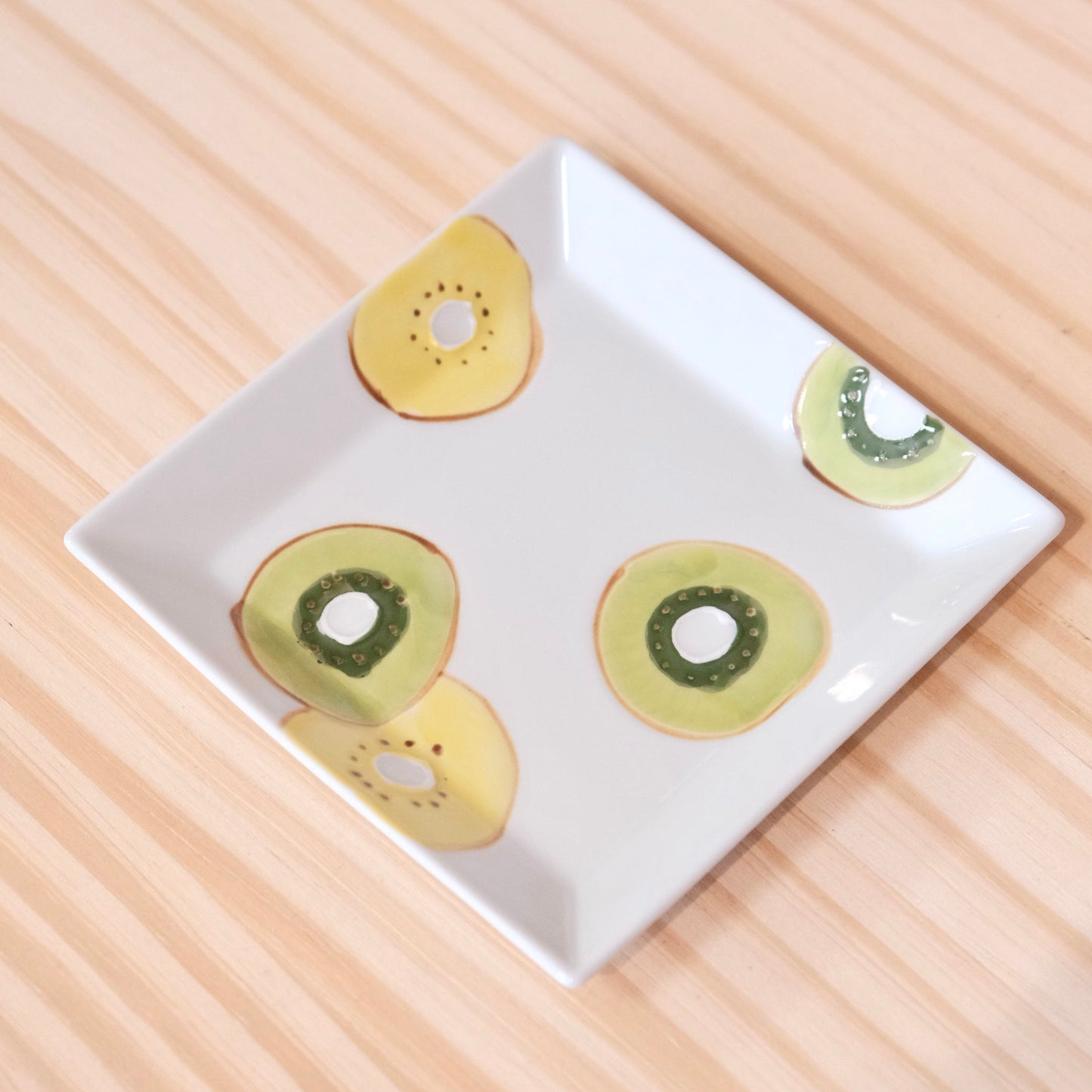 Tokushichi Gama Arita ware Fruits 5'' square dessert plate