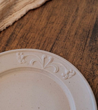 Taro Uchiyama | Lily 7" Round Plate - Matte