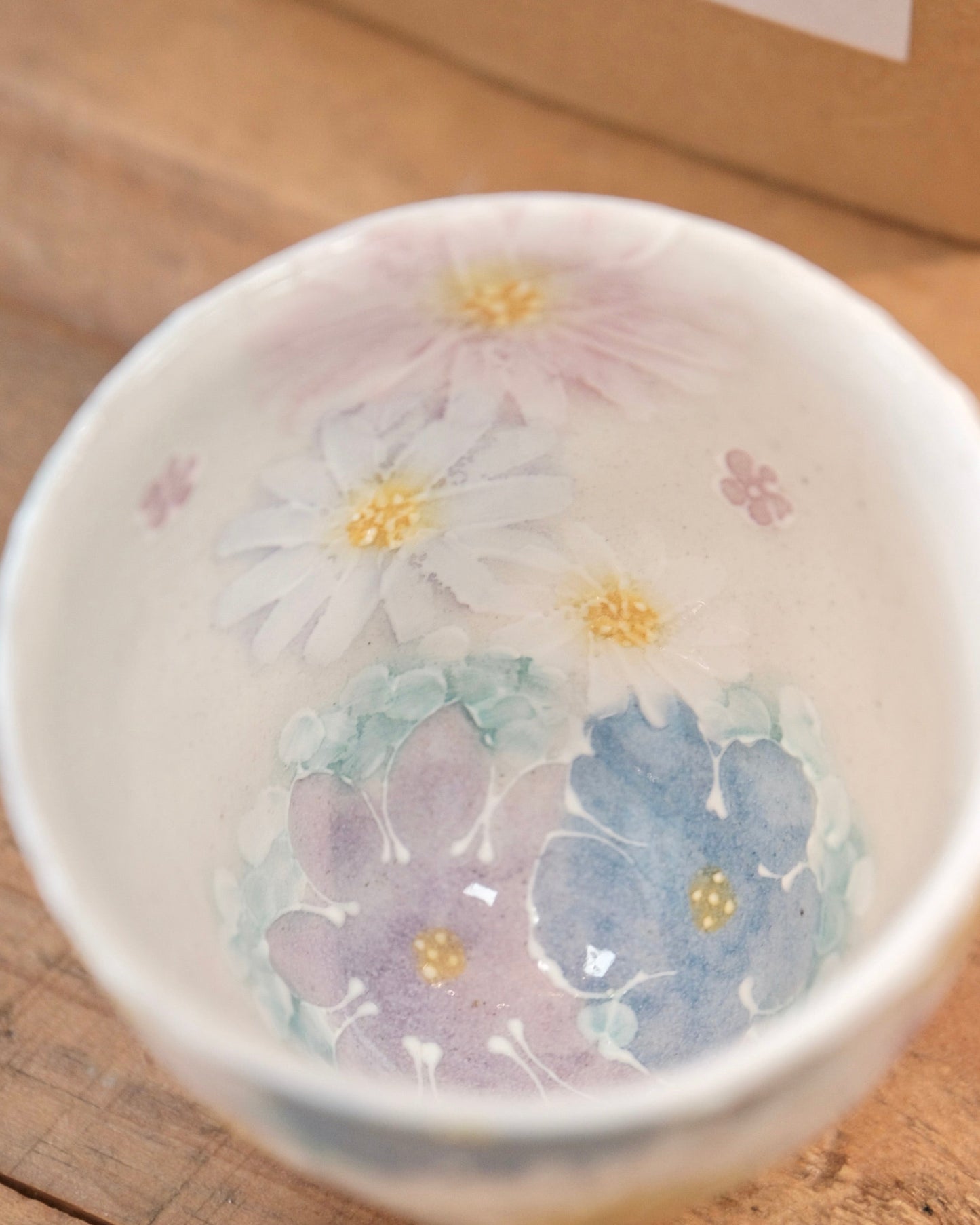 Seto Ware YUZURIHA Flower Tea Cup
