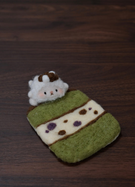 kumapurin-314 Handmade Needle-Felted Coaster (Matcha cake)