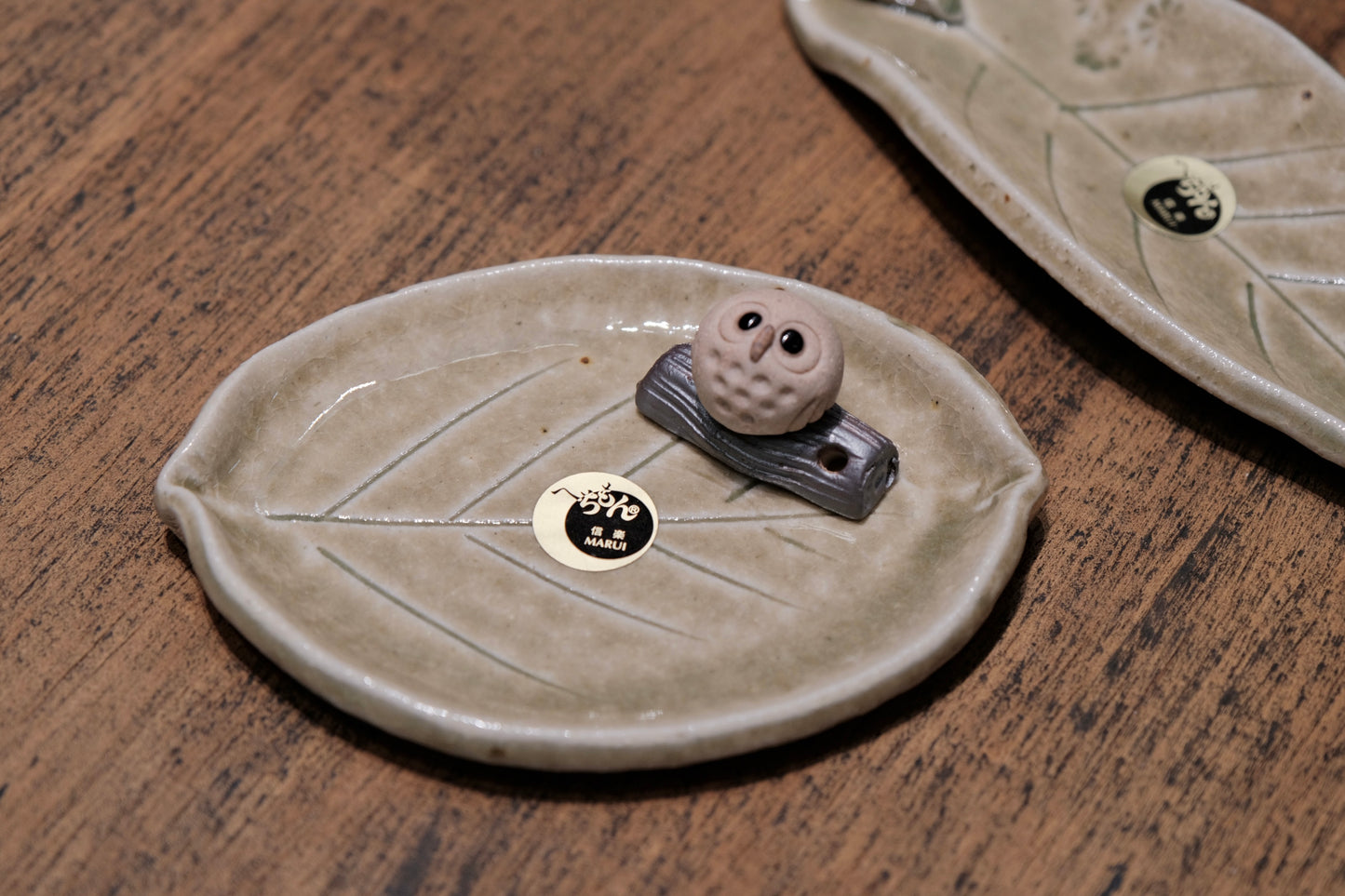 Shigaraki Yaki Owl Leaf selection Incense Stand (Gift box)