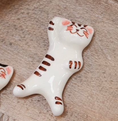 Kikuso Kiln Hasami ware Handcraft lying on its back Cat Chopstick Rest