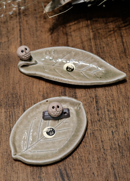 Shigaraki Yaki Owl Leaf selection Incense Stand (Gift box)