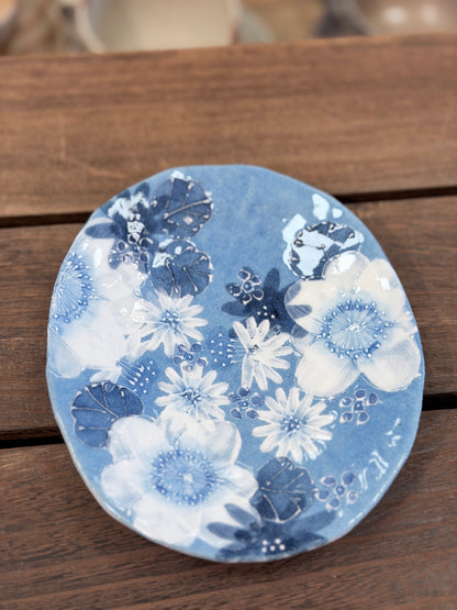 YUZURIHA FLOWER HANDMADE CERAMIC FLOWER Cake plate