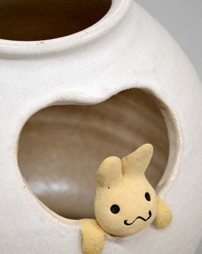 Shigaraki Yaki Rabbit Round Ceramic Flower vase
