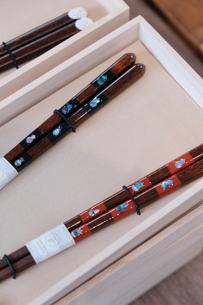 Tenmaru Rokuhyo (six gourds) with chopstick rests, pair set in a paulownia wood box