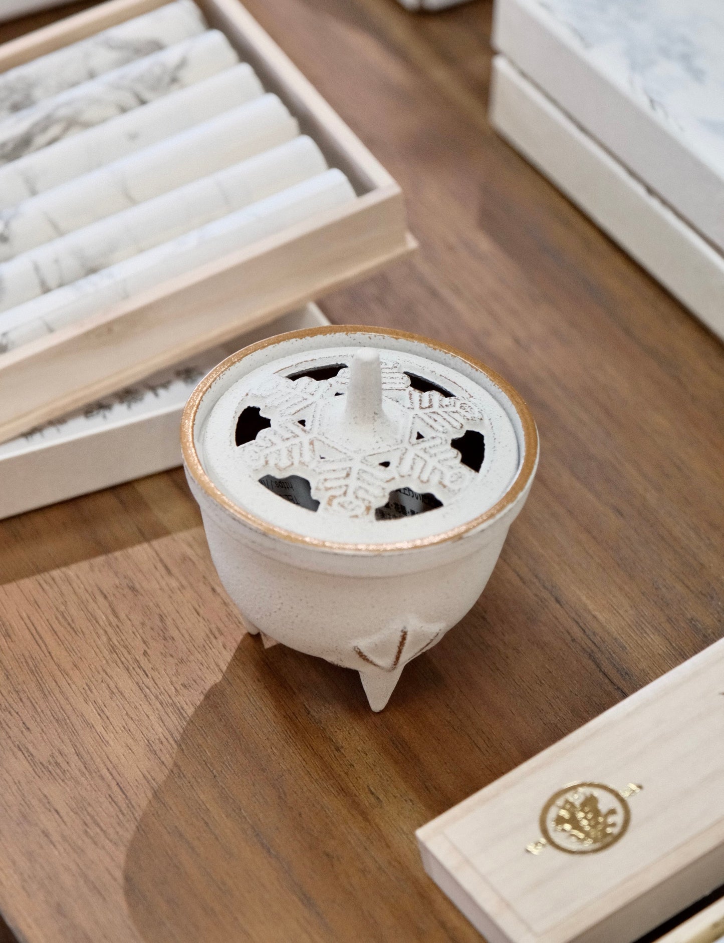 IWACHU Nambu Tekki Cast Iron Season Incense Burner（Gift Box）