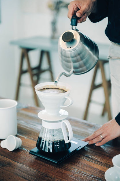 HARIOJapan - V60 Ceramic Pour Over Coffee 02 Set White