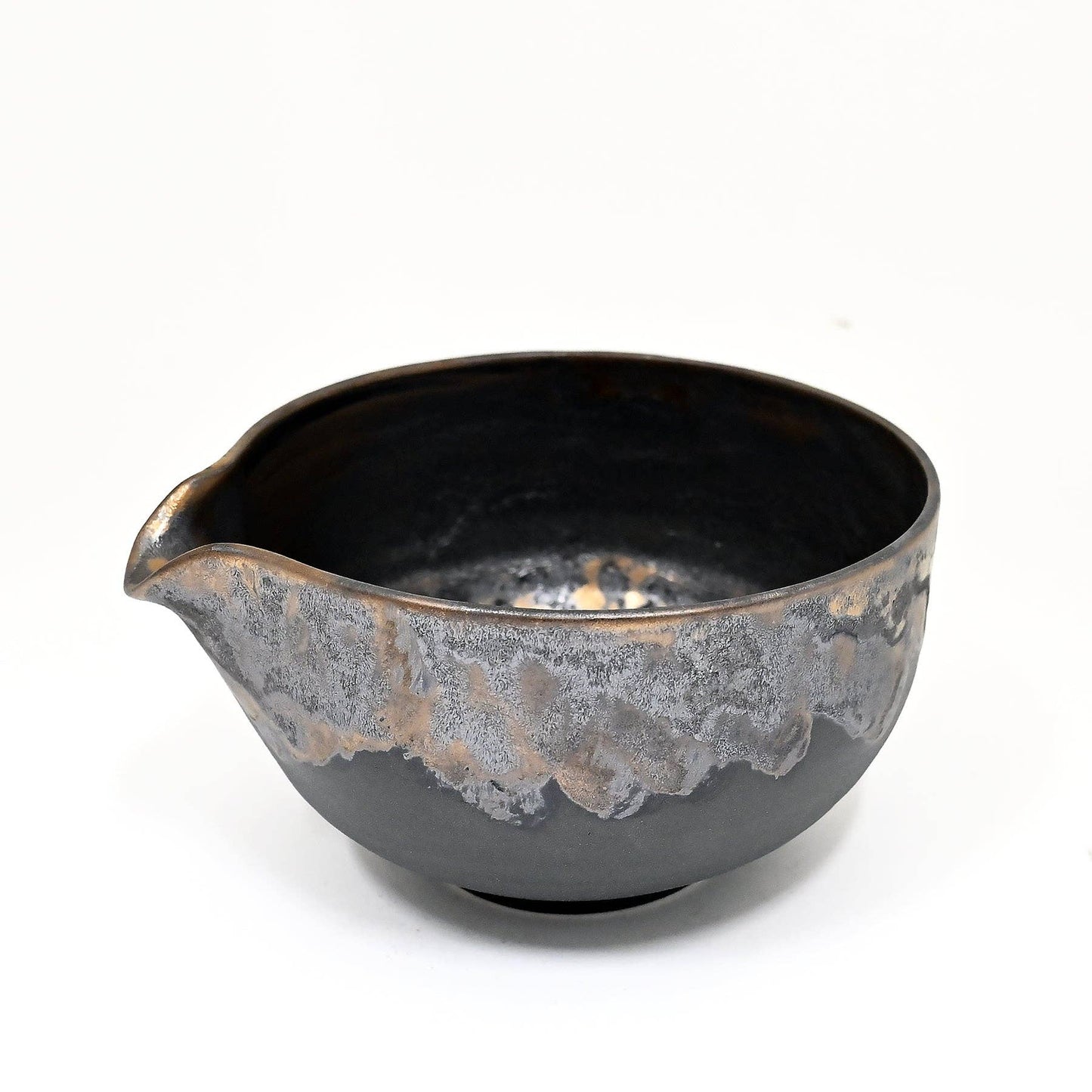 Yukiakari Katakuchi 12oz  Matcha Bowl With Spout Mangantataki