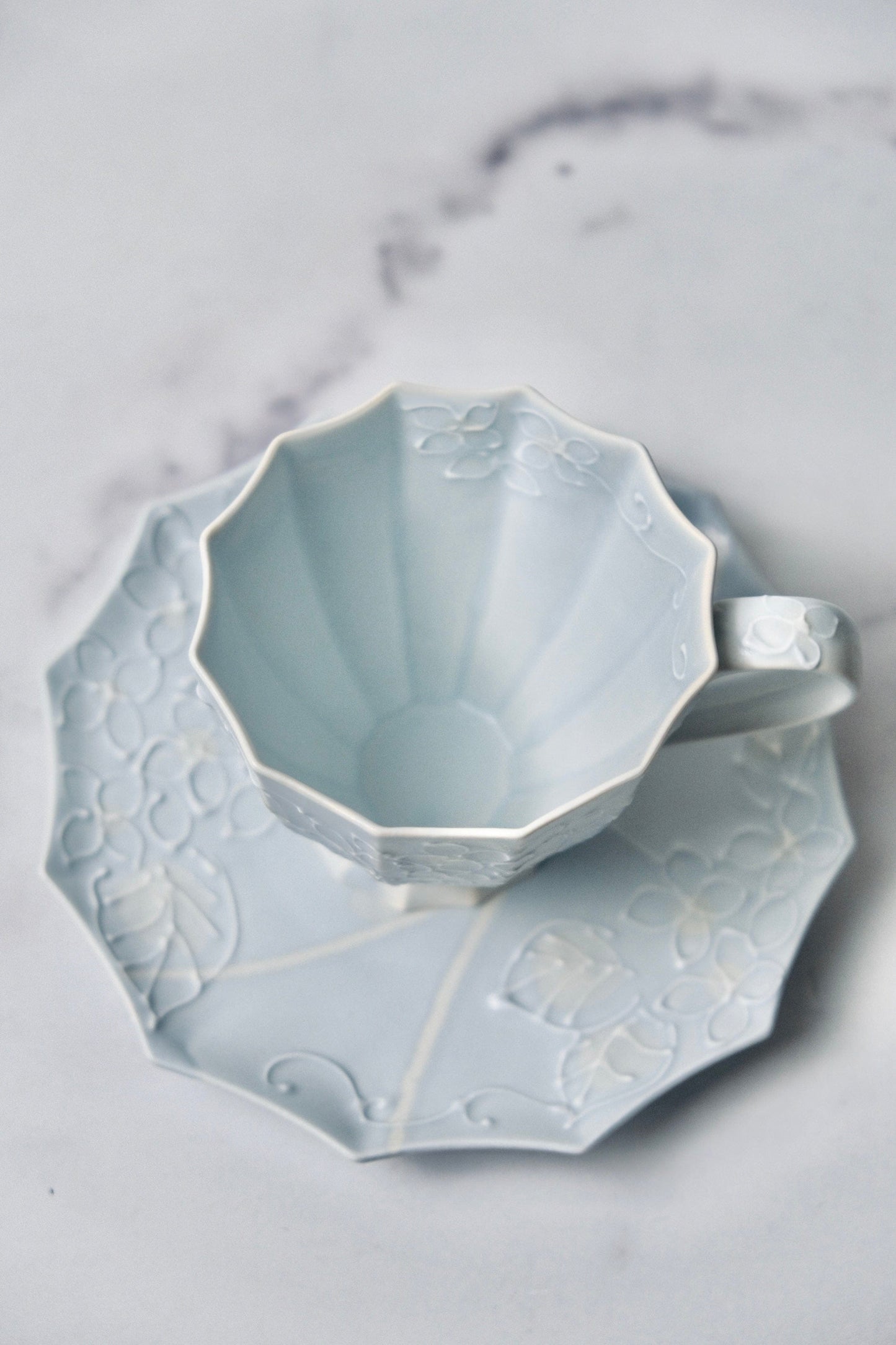 【Limited Edition Ship out 22TH December】 達 久美子 Tatsu Kumiko Purple French Hydrangea Cup and Saucer （Gift Box）