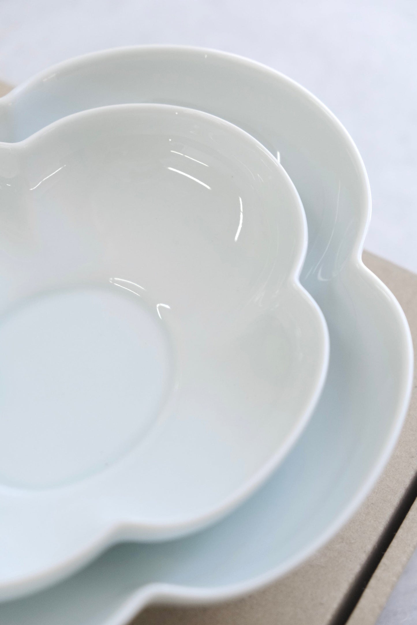 MIYAMA MIZU MIZU "瑞“ by RINA ONO OVAL BOWL (BLUE WHITE)