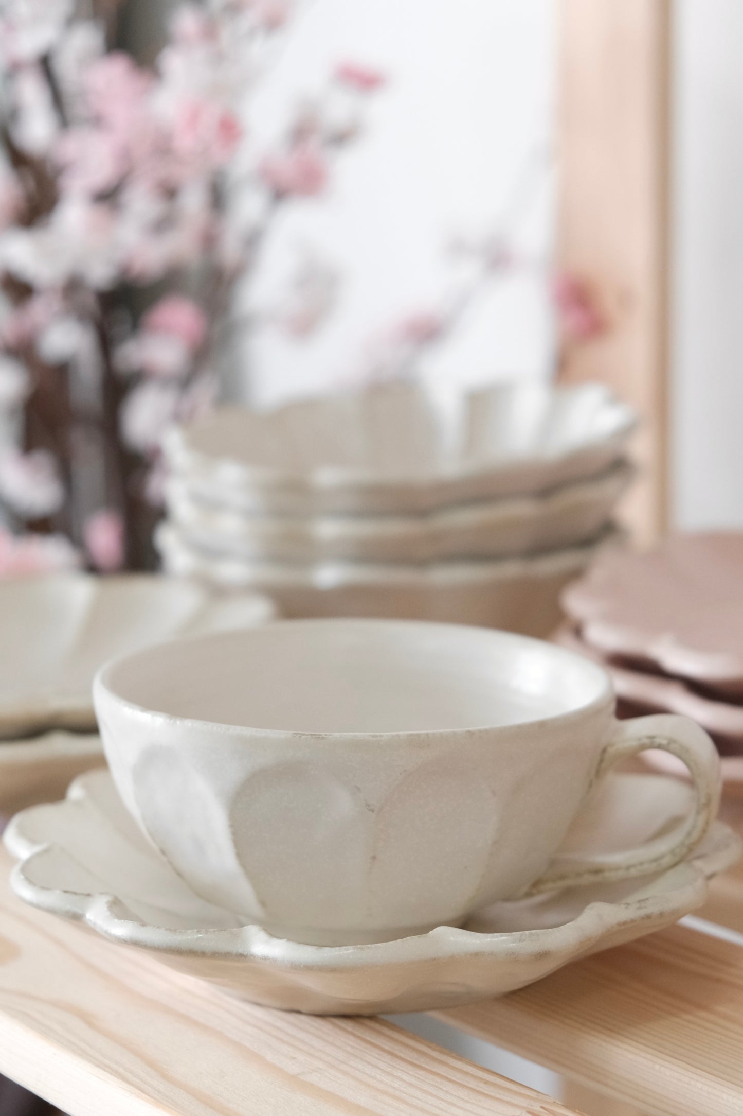 KANEKO KOHYO Rinka Flower Coffee Bowl (Cream)
